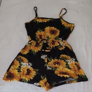 PatPat Sunflower Print Kids Romper - Black and Yellow